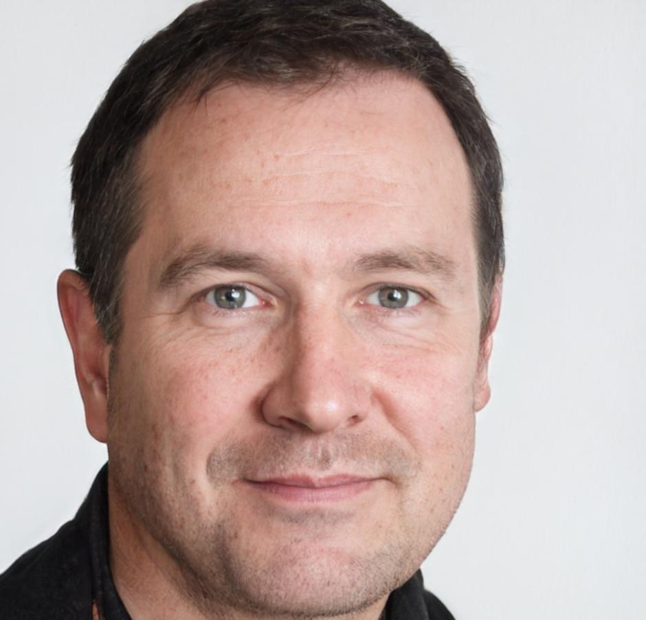 Instructor de análisis financiero con experiencia en mercados latinoamericanos